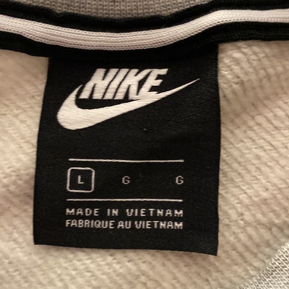 light grey nike crewneck - Picture 3 of 4